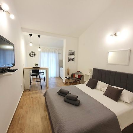 Apartments Dejana Stinjan Luaran gambar