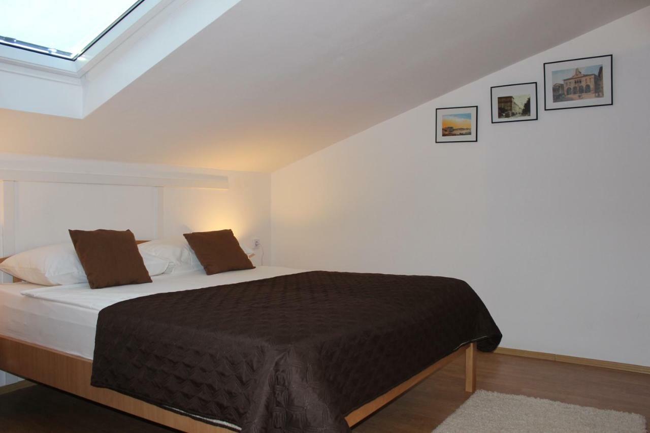 Apartments Dejana Stinjan Luaran gambar