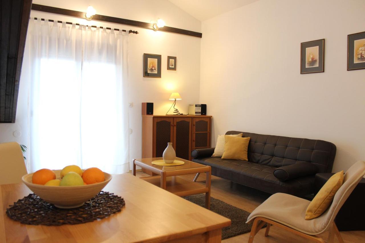 Apartments Dejana Stinjan Luaran gambar